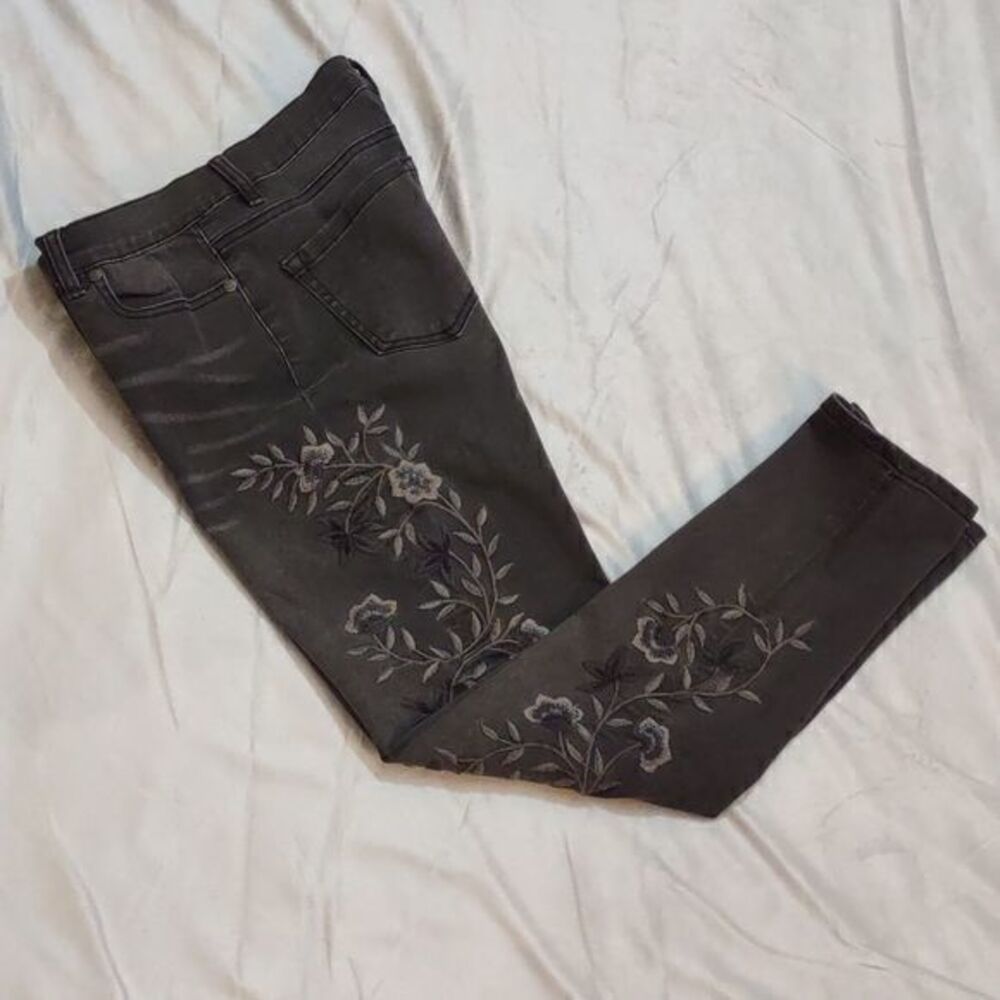 DG2 Skinny Jeans Stretch Leggings with Embroidery‎ Sz 4P